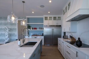 ハウス 4 ベッドルーム | 専用キッチン | 冷蔵庫、オーブン、コーヒー / ティーメーカー、トースター