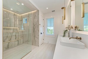House, 4 Bedrooms | Bathroom - The TipSea Turtle managed by Beach Retreats (Anna Maria)