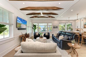 House, 4 Bedrooms | Living area - The TipSea Turtle managed by Beach Retreats (Anna Maria)