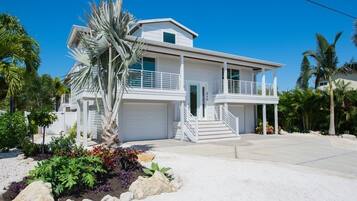 House, 4 Bedrooms | Exterior