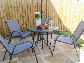 Property grounds - Pebble Bay (Bideford)