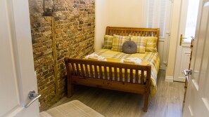 4 chambres, fer et planche à repasser, Wi-Fi gratuit, draps fournis