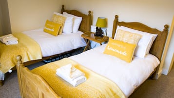 4 bedrooms, iron/ironing board, free WiFi, bed sheets