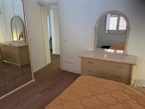 Appartement | 3 chambres, fer et planche à repasser, accès au Wi-Fi (inclus)