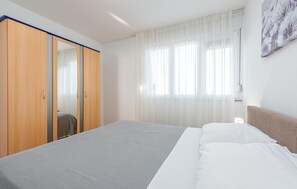 2 bedrooms, free WiFi, bed sheets