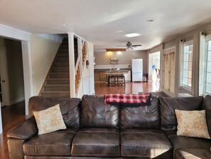 House, Multiple Beds | Living area - Immaculate 4-bed House (Unorganized North Algoma)