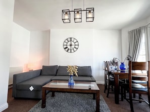 Apartment, Multiple Beds | Living area