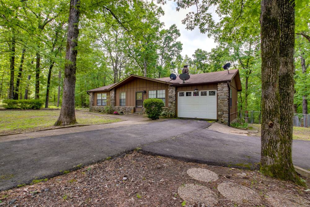 Pet-Friendly Cabin Near Hot Springs National Park!