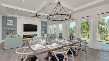 House, 4 Bedrooms | Dining