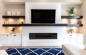 House, 2 Bedrooms | Living area - Sunshine Retreat 2 Bedroom Home by RedAwning (Washington)