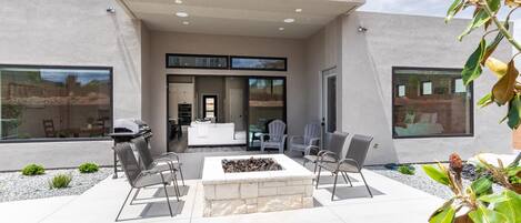 House, 2 Bedrooms | Terrace/patio