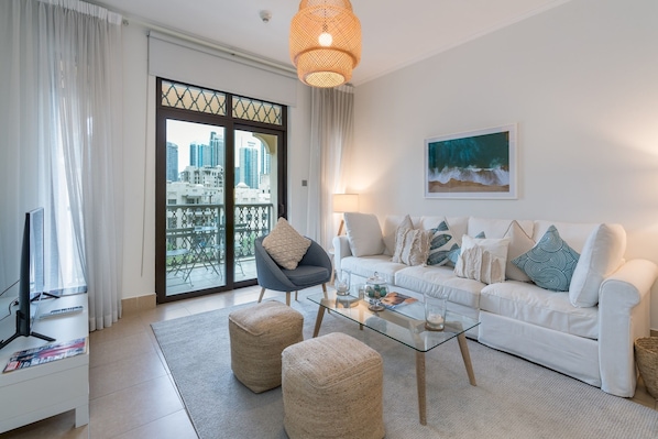 아파트 (2 Bedrooms) | 거실