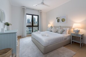 Apartment (2 Bedrooms) | 2 bedrooms, iron/ironing board, bed sheets - Spacious 2bedroom With Burj View in Downtown Dubai (Dubai)
