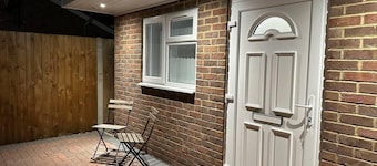 Luxury Detached Studio Apartment in Luton