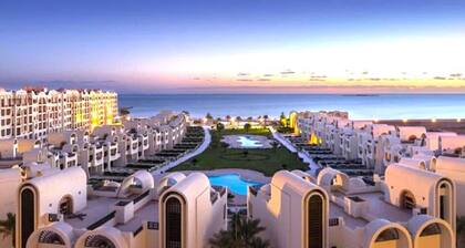 Sea View Studio in Luxury 5 Star Hotel Hurghada