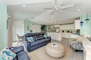 Townhome, 3 Bedrooms | Living area