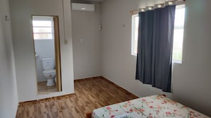 Room - Hotel Dormitório Shalom  (Santo Antônio do Tauá)