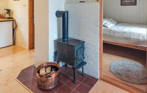 3 bedrooms, bed sheets - Cozy home in Mosvik with house sea view (Mosvik)