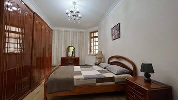House | 2 bedrooms, iron/ironing board, free WiFi, bed sheets