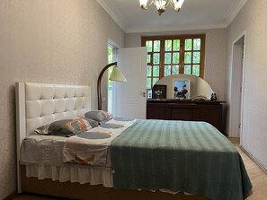 Nhà | 2 phòng ngủ, bàn ủi/dụng cụ ủi quần áo 