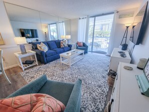 Condo, 2 Bedrooms | Living area