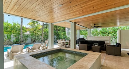 Reef Romance managed by Beach Retreats