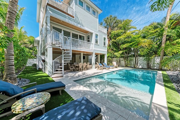 House, 4 Bedrooms | Pool