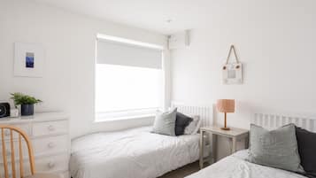 2 habitaciones, decoración personalizada y muebles diferentes