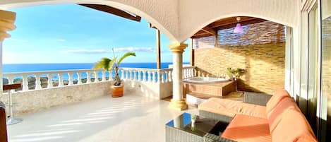 Apartment | Terrace/patio