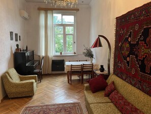 Apartment | Interior - Impeccable 2-bed Apartment in Central Tbilisi (Tbilisi)