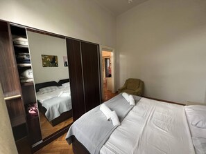 Apartment | 2 bedrooms, iron/ironing board, free WiFi - Impeccable 2-bed Apartment in Central Tbilisi (Tbilisi)