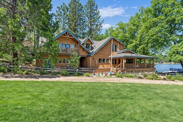 House, 4 Bedrooms | Exterior