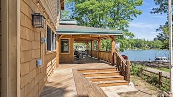 House, 3 Bedrooms | Terrace/patio