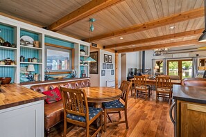 House, 4 Bedrooms | Dining