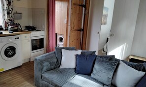 Chalet, Multiple Beds | Interior - Charming Chalet in the Midst of Nature (Minehead)