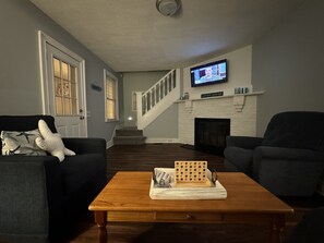 Smart-tv, eldstad och tv-spel