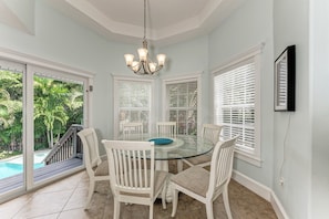 Townhome, 3 Bedrooms | Dining