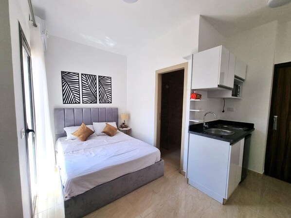 Studio, 1 Queen-Bett | Kostenloses WLAN, Bettwäsche
