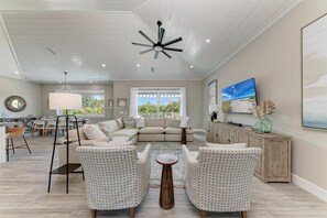 Living area - Miller Time managed by Beach Retreats (Holmes Beach)