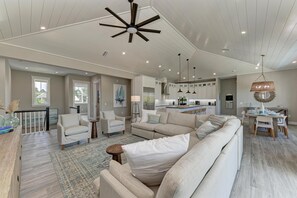 Living area - Miller Time managed by Beach Retreats (Holmes Beach)