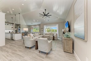 House, 4 Bedrooms | Living area - Miller Time managed by Beach Retreats (Holmes Beach)