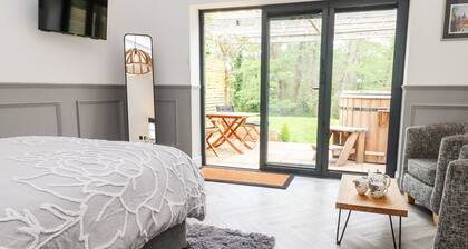 The Snug at Pickelden Farmhouse