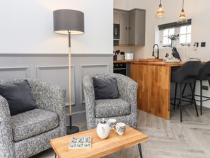 Living area - The Snug at Pickelden Farmhouse (Canterbury)