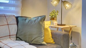 1 bedroom, iron/ironing board, free WiFi, bed sheets - 1-bedroom Delightful Apartment in Banbury (Banbury)
