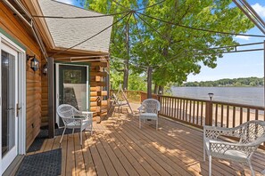 House | Balcony - Cabin Retreat on Big Crooked Lake (Rockford)