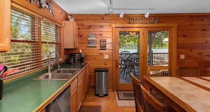 Cabin Retreat on Big Crooked Lake