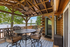 House | Terrace/patio