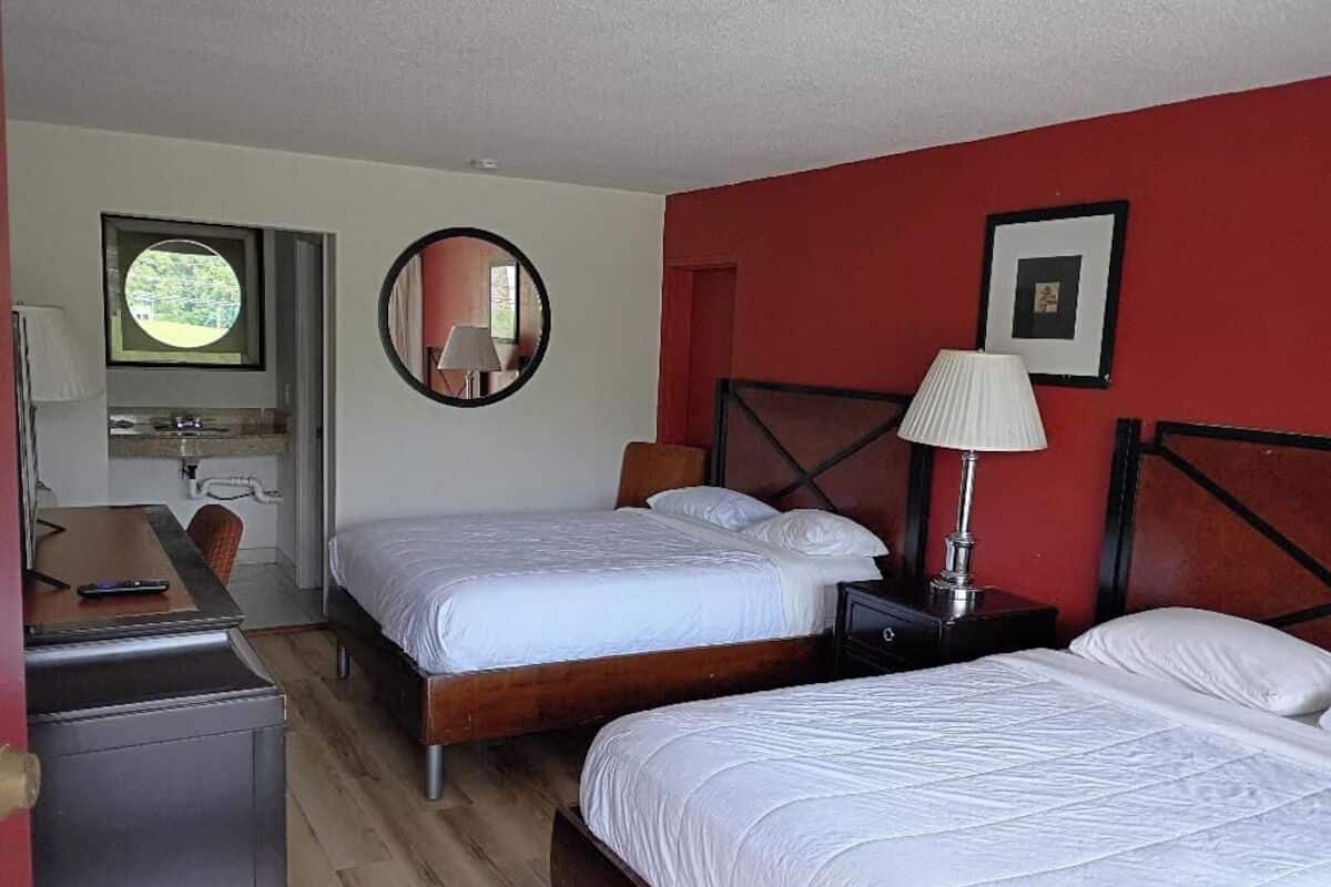 經濟雙人房 | 獨特裝修、書桌、手提電腦工作空間、免費 Wi-Fi