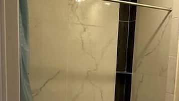 Classic Single Room | Bathroom | Towels
