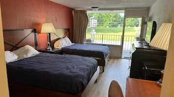 Individually furnished, desk, laptop workspace, free WiFi